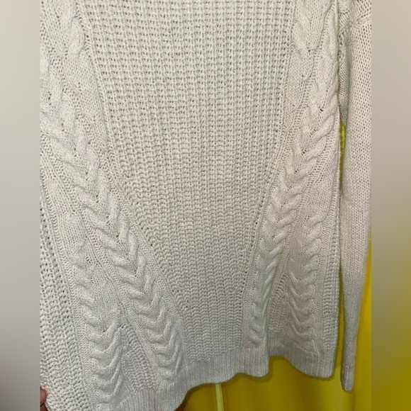 Simply Vera Wang Heavy Braided Cable Knit Sweater Cream Size M - Picture 6 of 7